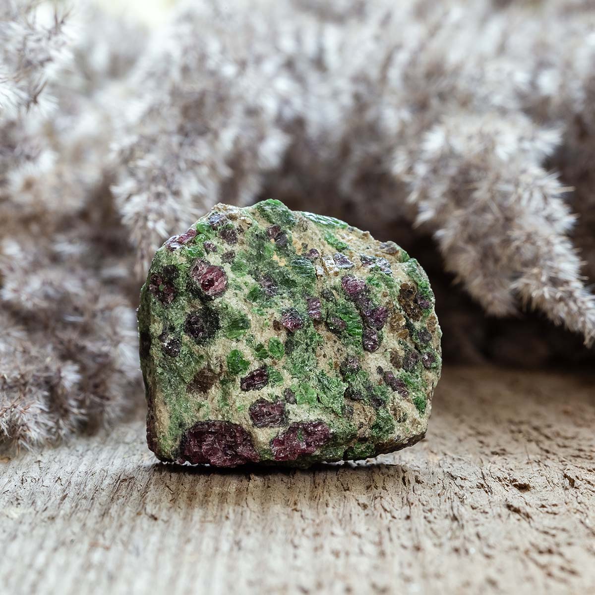 The Exciting World of Green Garnet: Meaning, Healing Properties & Benefits