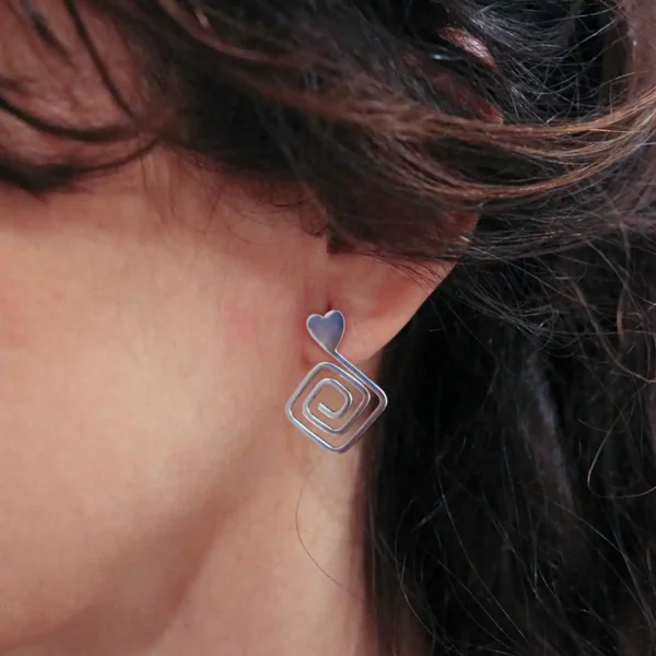 En Mi Jewels | Albi Heart Earring | Handmade Earrings in Silver